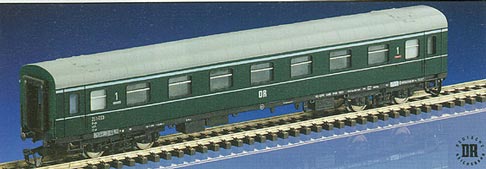 Passenger car 1st class<br /><a href='images/pictures/Tillig/95601.jpg' target='_blank'>Full size image</a>